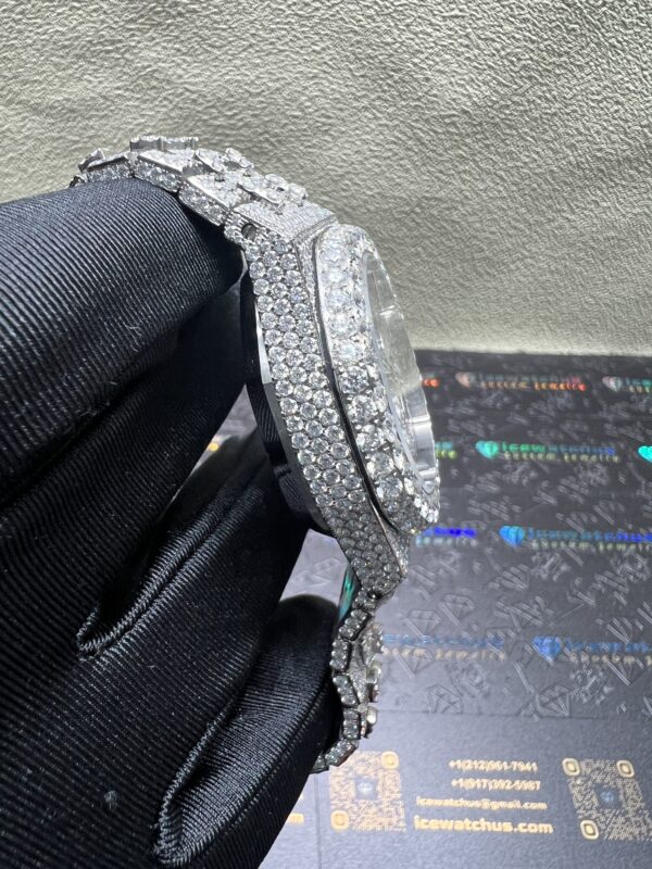 0986b6ba3deb0ff1ccc5d5cbed1bcc4b 0025 Audemars Piguet Royal Oak Chrono 26331 41mm White Baguette Dial Big Stone Bezel & Case Big Stone Raised Band