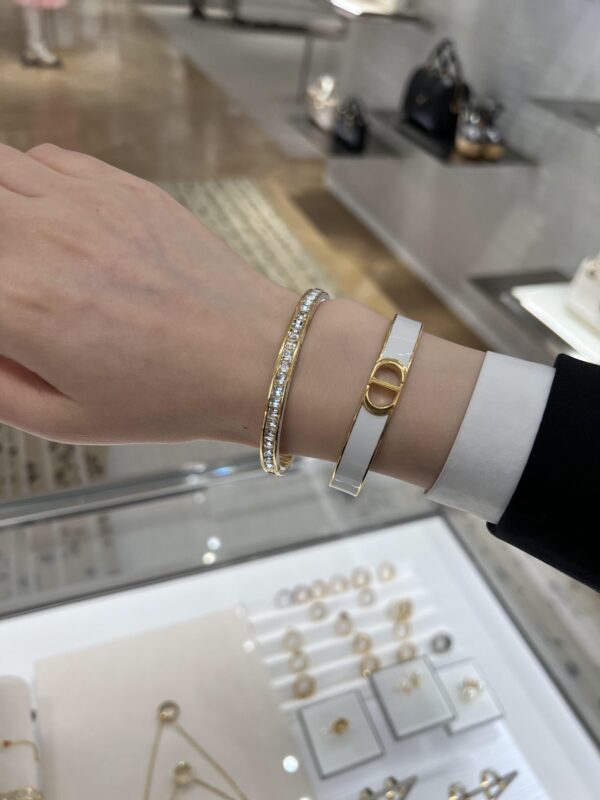 Dior D-shaped open bangle