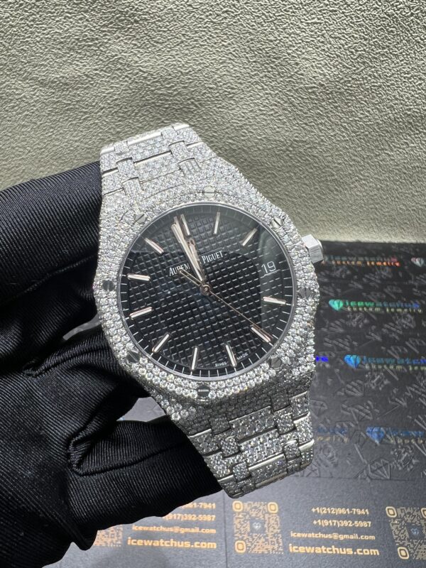 0023 Audemars Piguet Royal Oak 15500 41mm White Plain Black Dial All Small Stones Setting