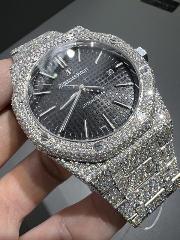 0068 Audemars Piguet Royal Oak 15400 41mm White Plain Black Dial All Small Stones Setting