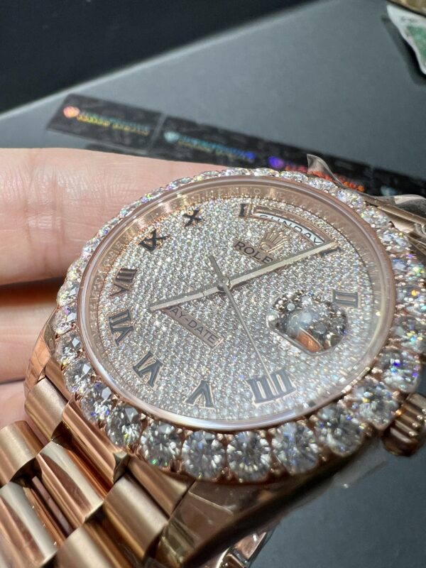 0095 Rolex Daydate 40mm Rose Gold Roman Dial One Row Big Stone Bezel President Band
