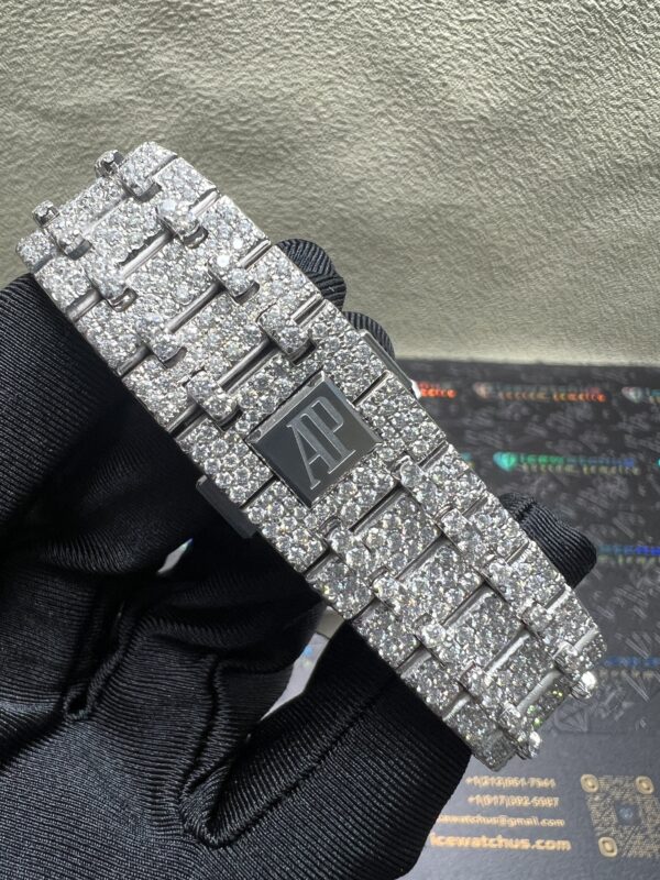 239d8b002688e14c0b74136e9b9e8942 0032 Audemars Piguet Royal Oak 15400 41mm White Plain Black Dial All Big Stones Setting Raised Band