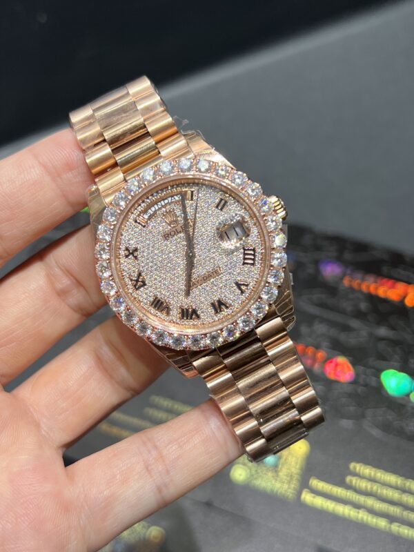 0095 Rolex Daydate 40mm Rose Gold Roman Dial One Row Big Stone Bezel President Band