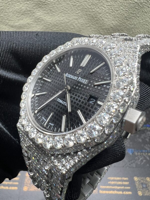 59a9b664f07053968f8a8a677c6d872d 0032 Audemars Piguet Royal Oak 15400 41mm White Plain Black Dial All Big Stones Setting Raised Band