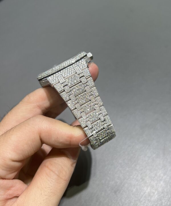 0068 Audemars Piguet Royal Oak 15400 41mm White Plain Black Dial All Small Stones Setting