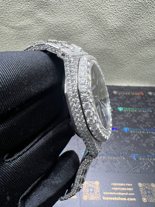 7290772f9009720150208a9b5e0c0d06 0032 Audemars Piguet Royal Oak 15400 41mm White Plain Black Dial All Big Stones Setting Raised Band