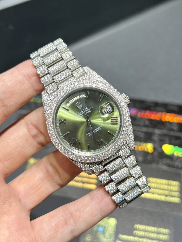 0078 Rolex Daydate 40mm White Plain Olive Green Dial 2 Rows Stone Bezel President Band