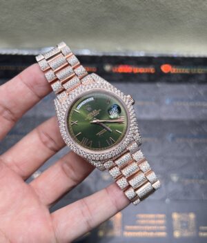 0065 Rolex Daydate 40mm Rose Gold Plain Olive Green Dial 2 Rows Stone Bezel President Band
