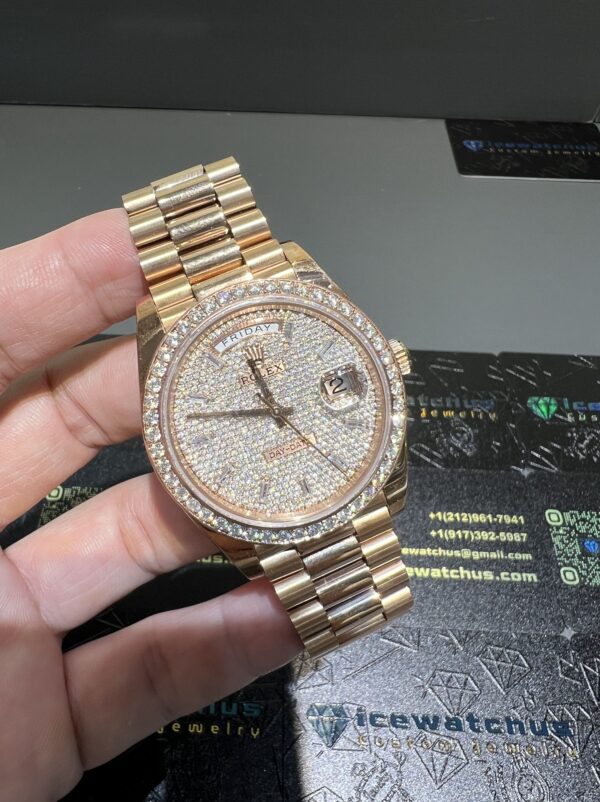 0039 Rolex Daydate 40mm Rose Gold Baguette Dial One Row Stone Bezel President Band