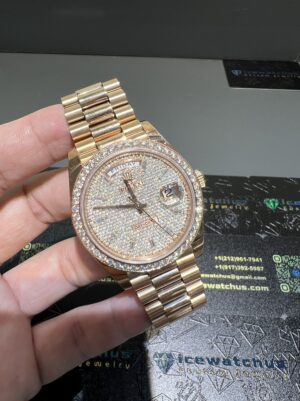 0039 Rolex Daydate 40mm Rose Gold Baguette Dial One Row Stone Bezel President Band