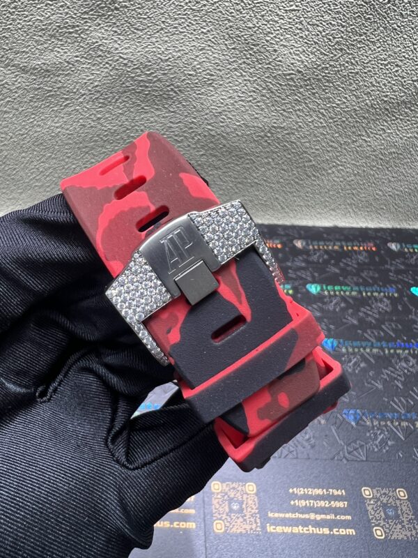 0031 Audemars Piguet Royal Oak Offshore 42mm Red Dial Red Camouflage Rubber Band