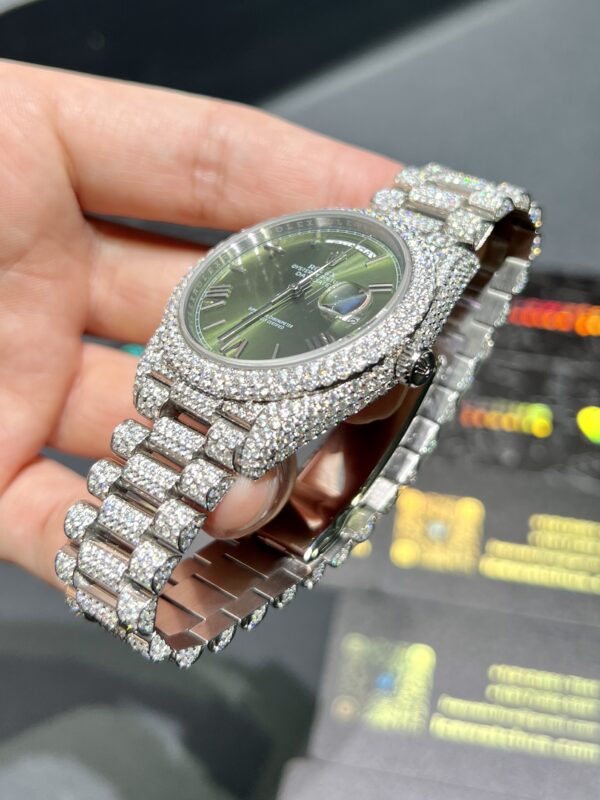 0078 Rolex Daydate 40mm White Plain Olive Green Dial 2 Rows Stone Bezel President Band