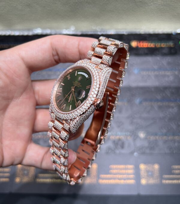 0065 Rolex Daydate 40mm Rose Gold Plain Olive Green Dial 2 Rows Stone Bezel President Band
