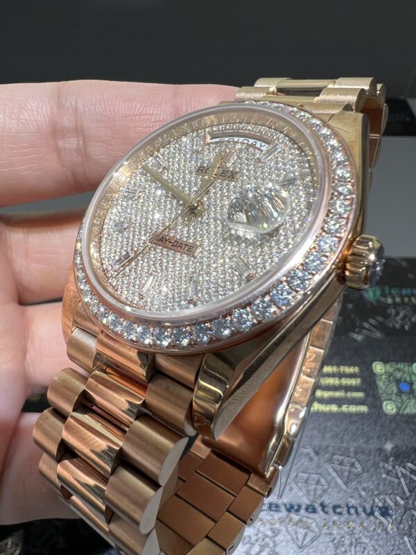 0039 Rolex Daydate 40mm Rose Gold Baguette Dial One Row Stone Bezel President Band