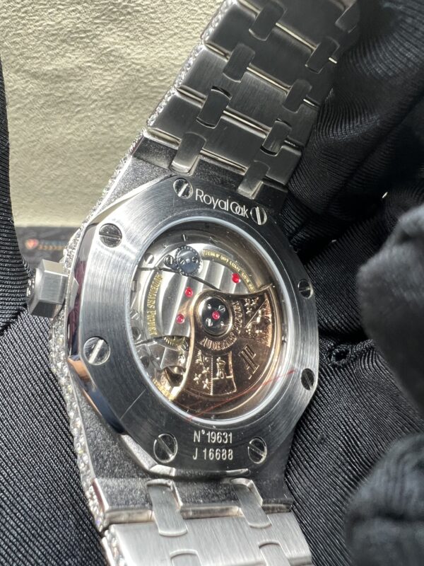 d6025bc316aeafd8160282ad78d59f01 0032 Audemars Piguet Royal Oak 15400 41mm White Plain Black Dial All Big Stones Setting Raised Band