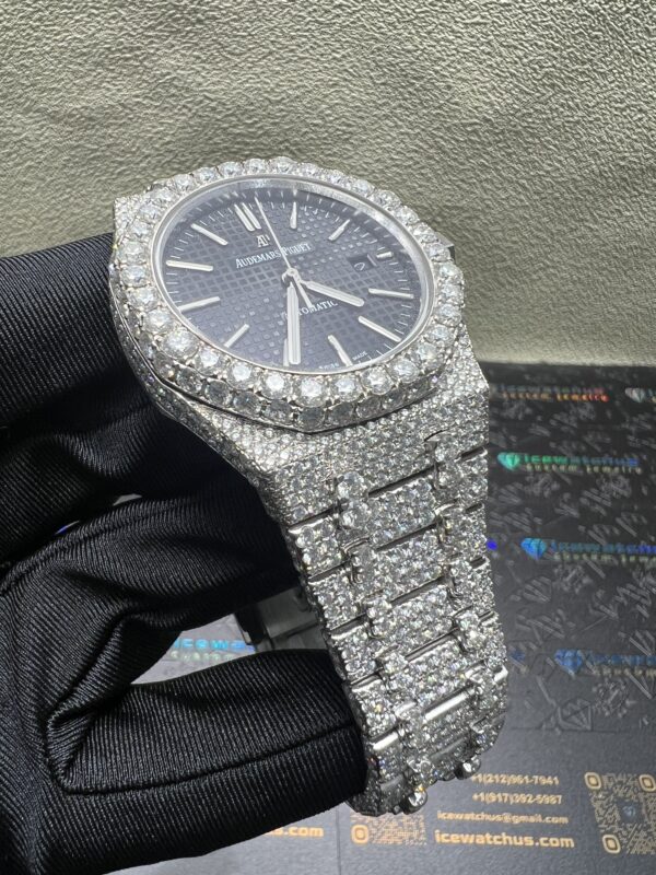 e327447aff4041a28e62e4da1a5ec007 0032 Audemars Piguet Royal Oak 15400 41mm White Plain Black Dial All Big Stones Setting Raised Band