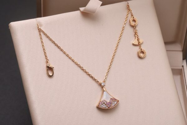 DIVAS' DREAM Qixi Limited Edition · Crowned for Love