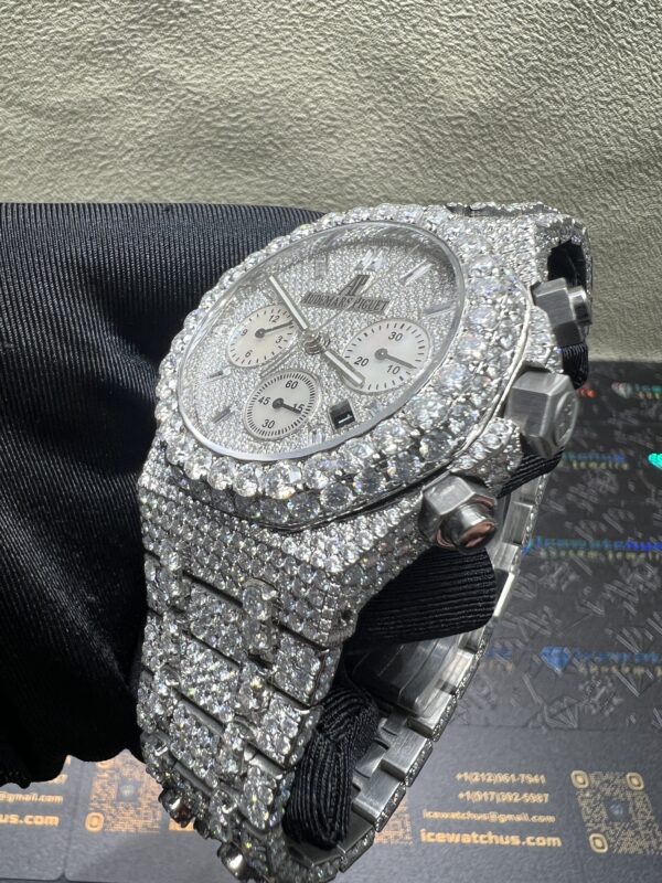 ed676d046ad5de8e86088ba87065d049 0025 Audemars Piguet Royal Oak Chrono 26331 41mm White Baguette Dial Big Stone Bezel & Case Big Stone Raised Band