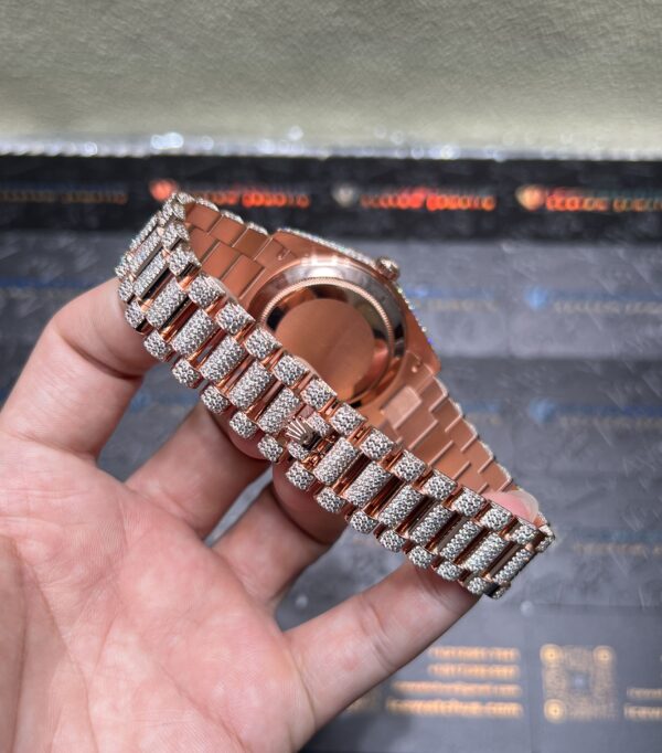 0065 Rolex Daydate 40mm Rose Gold Plain Olive Green Dial 2 Rows Stone Bezel President Band