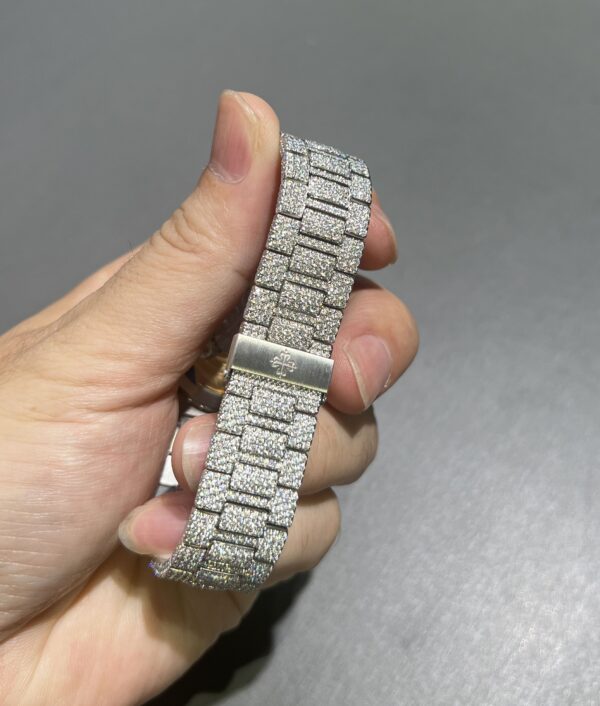 118282177837b2f268c5e14e3e397e46 0069 Patek Nautilus 5711 40mm Plain White Dial 2 Rows Stone Bezel Small Stone Case & Band