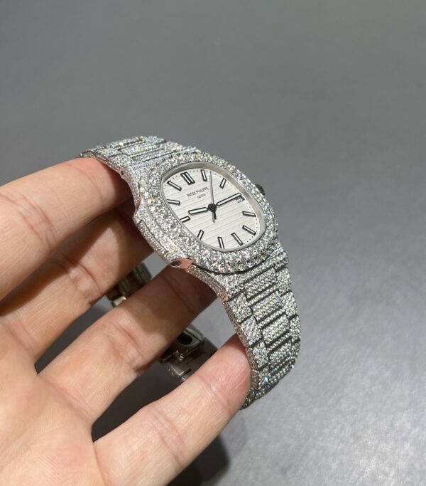 631e981f3cea29ef0c4826ae38b254c7 0069 Patek Nautilus 5711 40mm Plain White Dial 2 Rows Stone Bezel Small Stone Case & Band