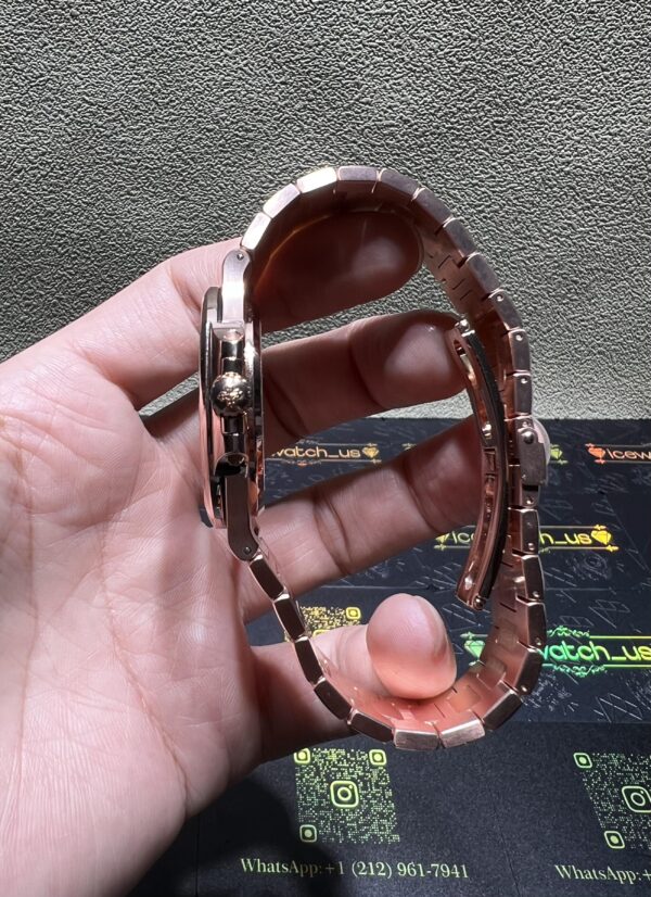 0010 Patek Philippe Nautilus 5711 40mm Rose Gold Baguette Bezel