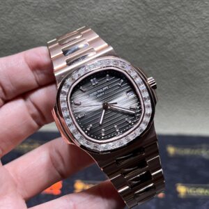 0010 Patek Philippe Nautilus 5711 40mm Rose Gold Baguette Bezel