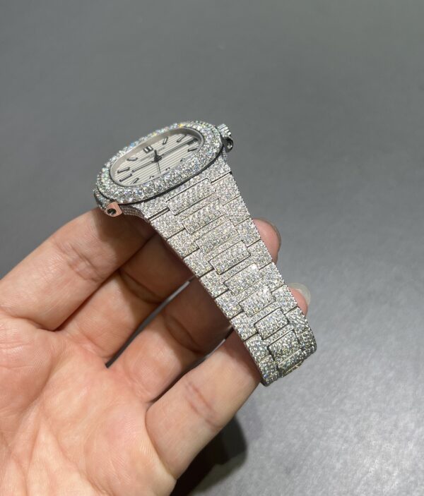a1b3fda5a186539968ae13395e5067d3 0069 Patek Nautilus 5711 40mm Plain White Dial 2 Rows Stone Bezel Small Stone Case & Band