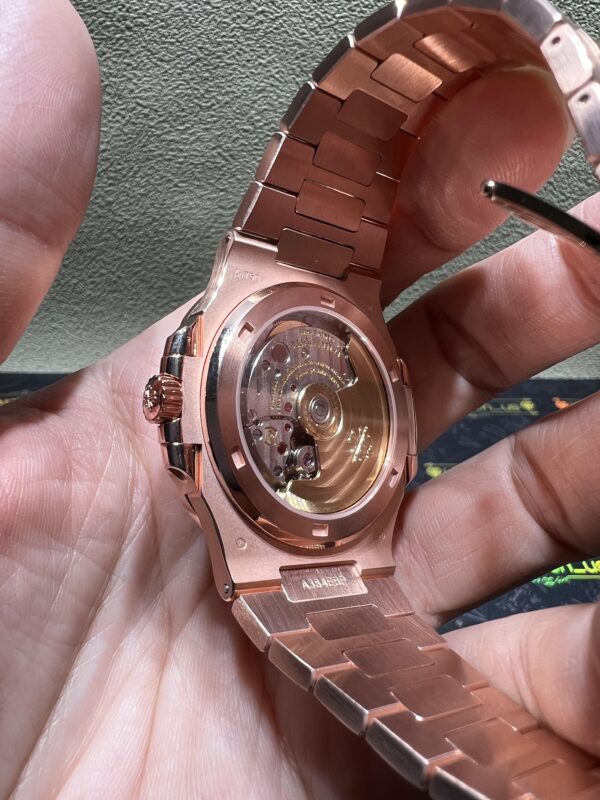 0010 Patek Philippe Nautilus 5711 40mm Rose Gold Baguette Bezel
