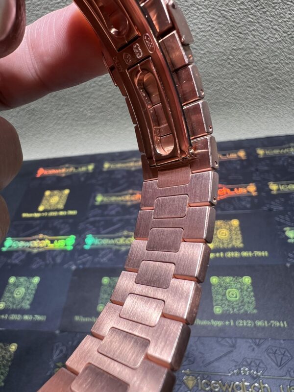 0010 Patek Philippe Nautilus 5711 40mm Rose Gold Baguette Bezel