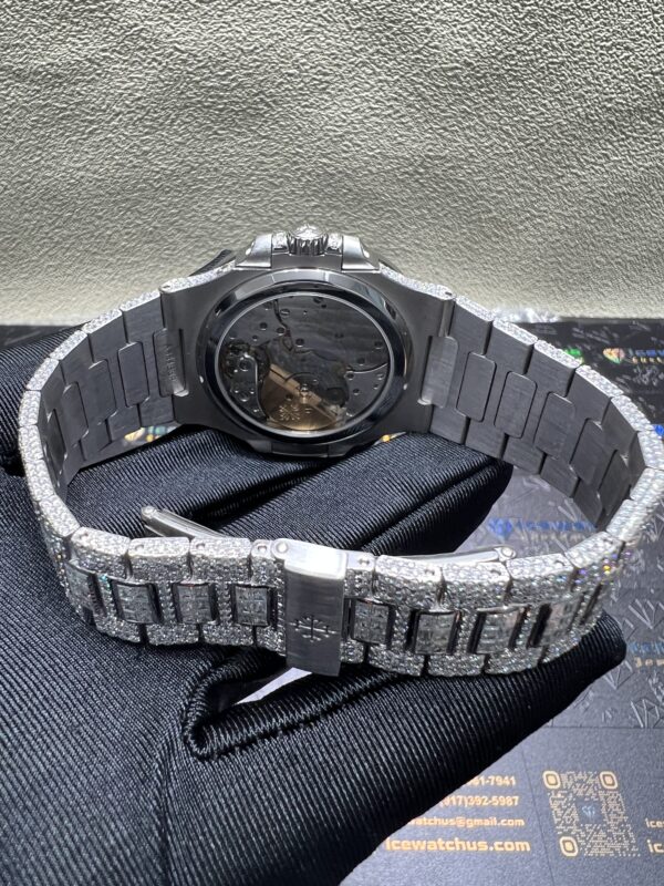 0044 Patek Philippe Nautilus 5712 40mm White Plain Dial Baguette Bezel & Baguette Band