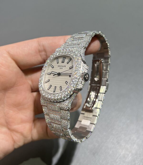 f06ec1c10fcd3019fdeff7535ddc85e3 0069 Patek Nautilus 5711 40mm Plain White Dial 2 Rows Stone Bezel Small Stone Case & Band