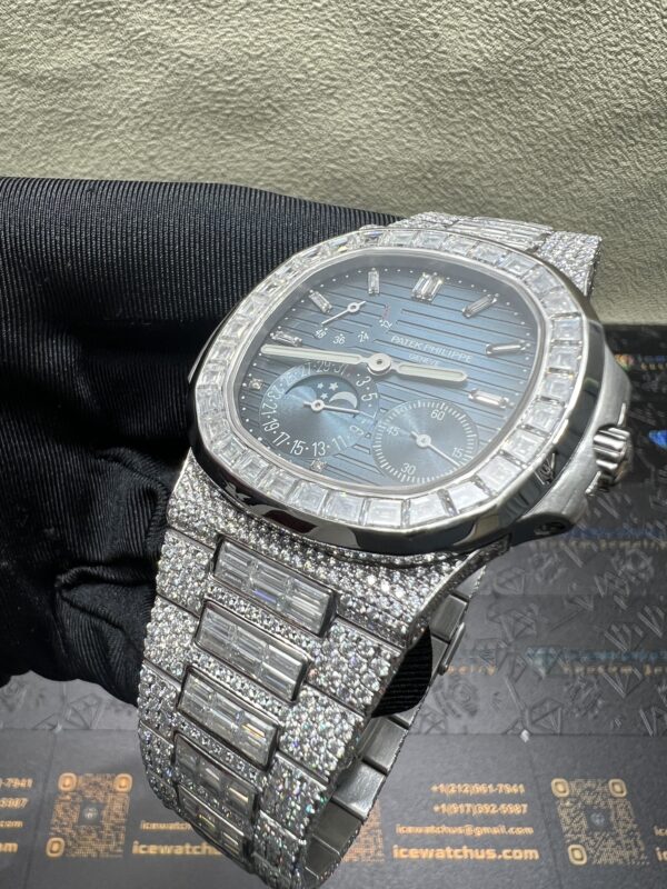 0044 Patek Philippe Nautilus 5712 40mm White Plain Dial Baguette Bezel & Baguette Band